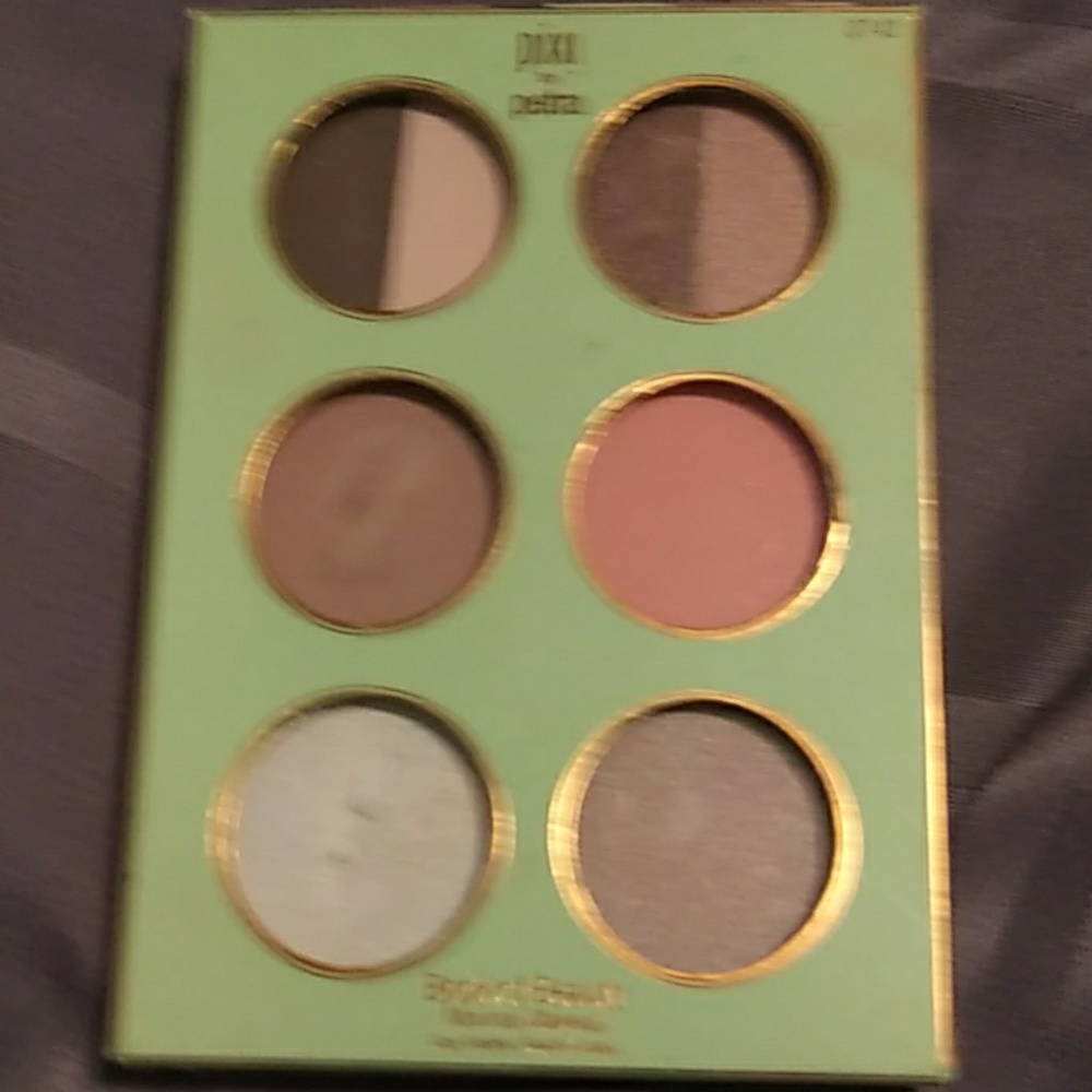 Pixi eyeshadow palatte